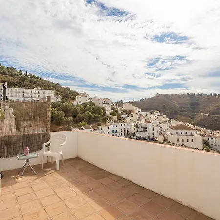 Pretty Townhouse In * Cómpeta