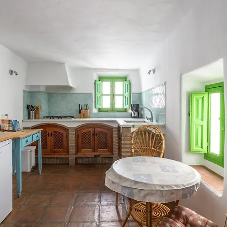 Pretty Townhouse In Cómpeta
